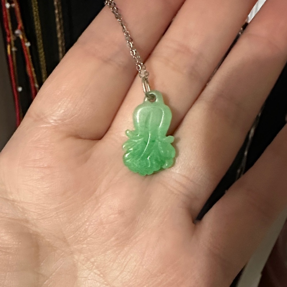 Chic Green Pendant Necklace